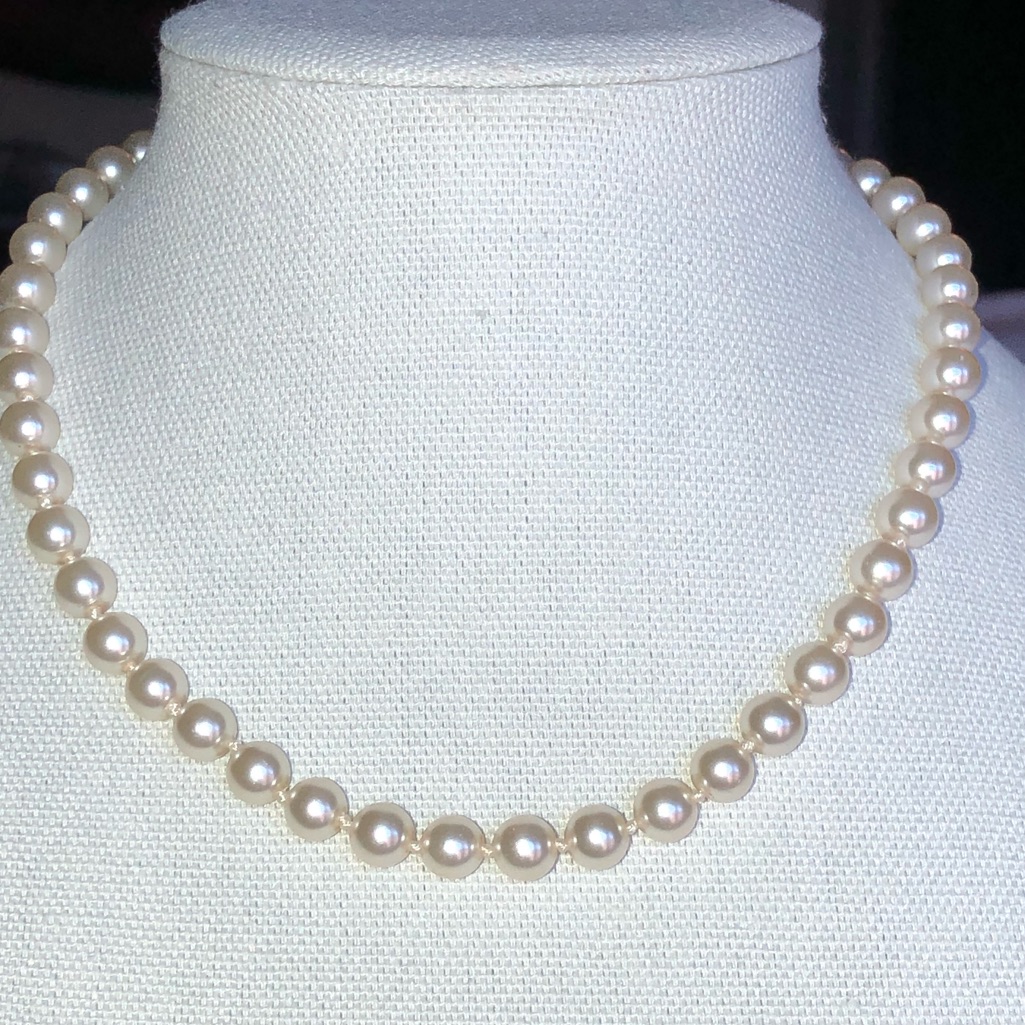 Candlelight Pearls (9mm) In 10k Gold Closure Necklace